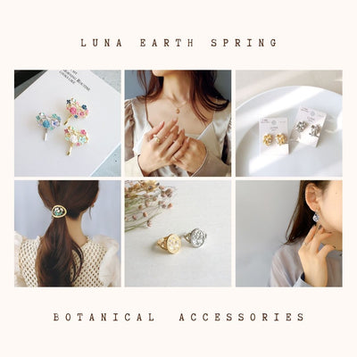 We have botanical accessories in stock that allow you to feel the beauty of nature up close. 